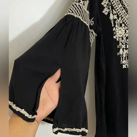 Chelsea and Theodore women black embroidered 3/4 bell sleeves whimsigoth blouse - Picture 4 of 13